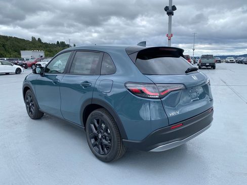 Used 2025 Honda HR-V Sport image 6