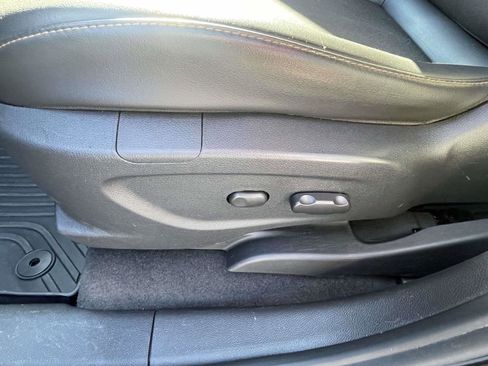 Used 2018 Chevrolet Trax LT w/ LT Convenience Package image 13