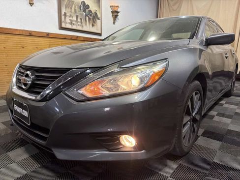 Used 2017 Nissan Altima 2.5 SV FWD image 5