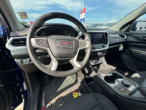 Certified 2023 GMC Acadia SLE w/ Driver Convenience Package image 23