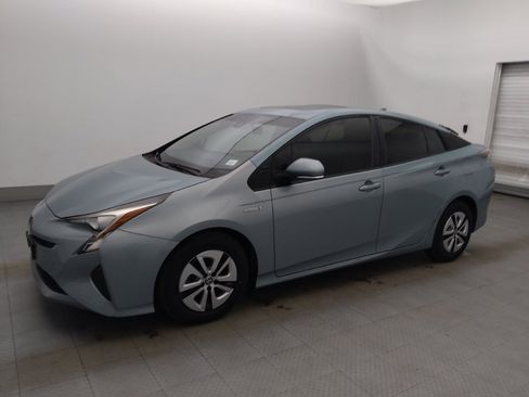 Used 2017 Toyota Prius Three w/ Advanced Technology Package FWD image 2