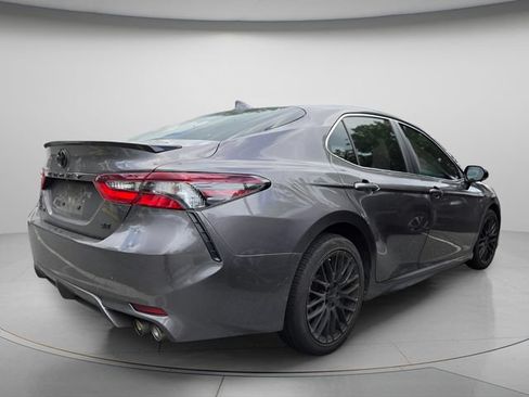 Used 2024 Toyota Camry SE FWD image 5