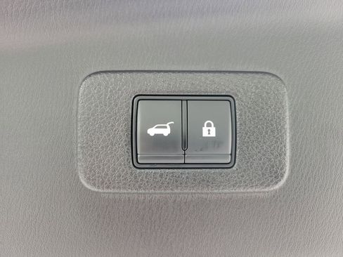 Used 2023 Nissan Armada Platinum w/ Captain's Chairs Package AWD/4WD image 8