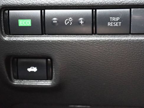 Used 2024 Nissan Sentra SV FWD image 22