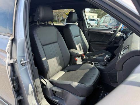 Certified 2024 Volkswagen Tiguan SE R-Line image 10