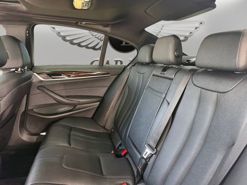 Used 2019 BMW 530i RWD image 13