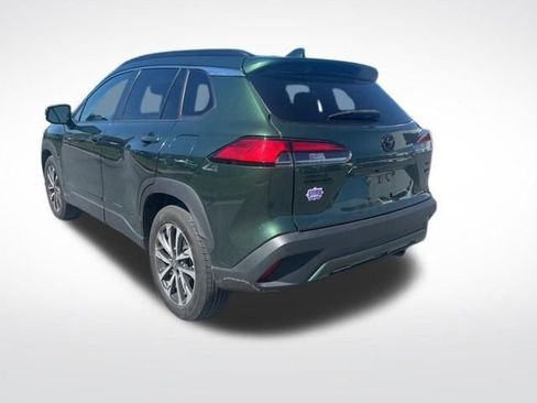 Used 2022 Toyota Corolla Cross XLE w/ Convenience Package image 7