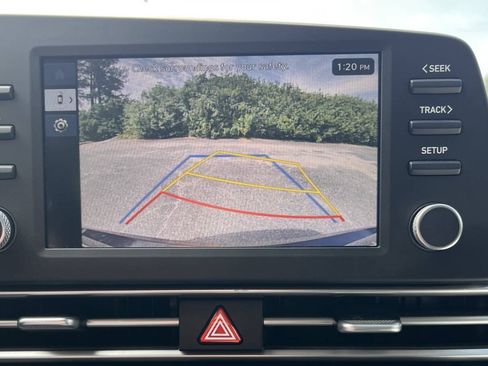 Used 2024 Hyundai Elantra SE FWD image 22