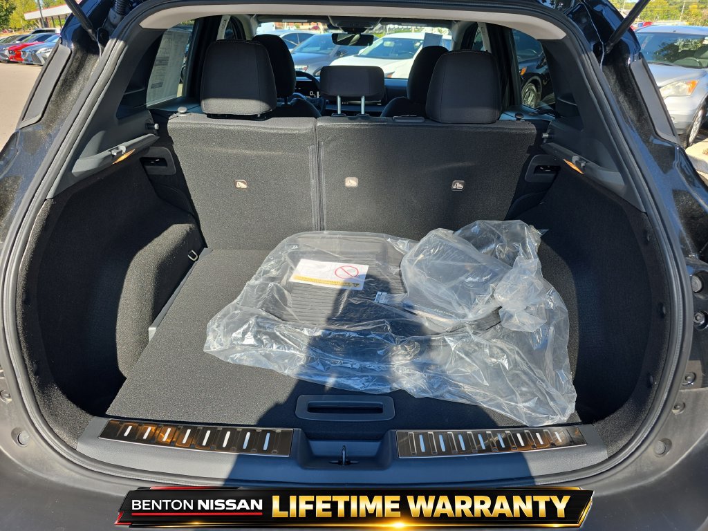 Used 2026 Nissan Kicks SV w/ SV Premium Package FWD image 15