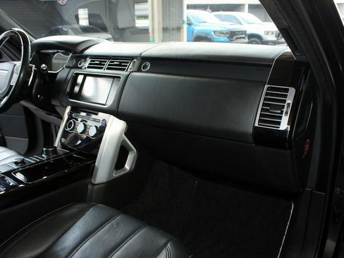 Used 2016 Land Rover Range Rover Autobiography image 11