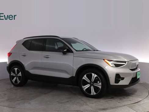Used 2023 Volvo XC40 Recharge Plus AWD/4WD image 14
