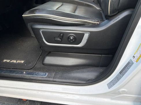 Used 2019 RAM 1500 Laramie w/ Sport Appearance Package AWD/4WD image 15