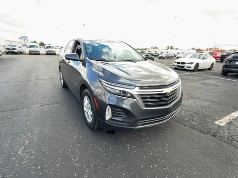 Used 2022 Chevrolet Equinox LT FWD image 2