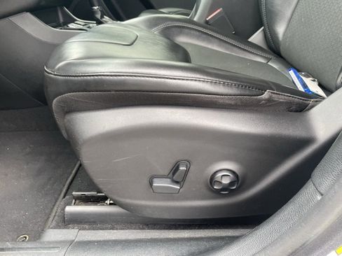 Used 2020 Jeep Cherokee Latitude Plus image 22