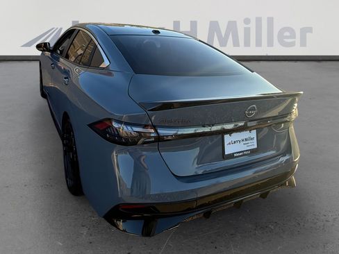 Used 2026 Nissan Sentra SR w/ Floor Mat Package image 3