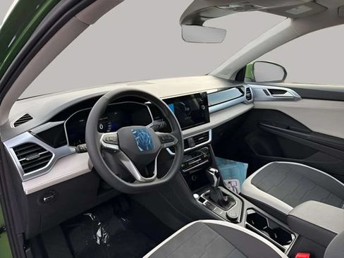 New 2026 Volkswagen Taos SE AWD/4WD image 9