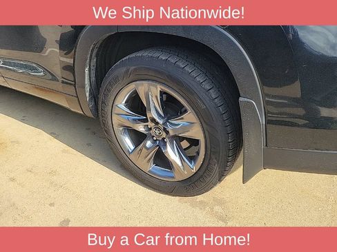 Used 2019 Toyota Highlander Limited Platinum AWD/4WD image 4