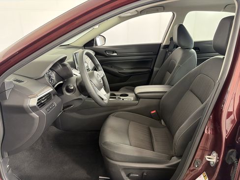 Used 2025 Nissan Altima 2.5 SV image 6