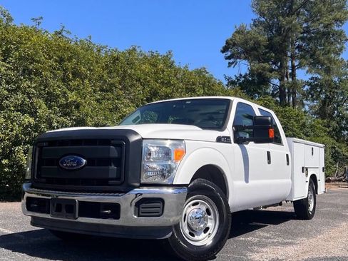 Used 2016 Ford F250 XL w/ Power Equipment Group RWD image 1