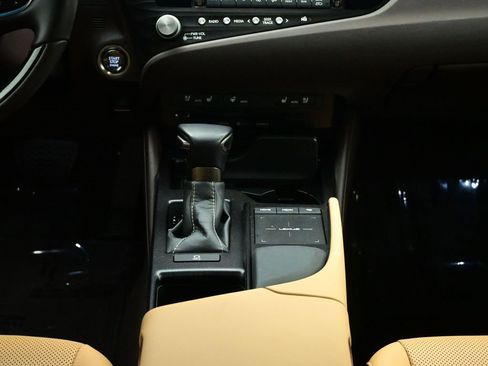 Used 2021 Lexus ES 350 w/ Premium Package image 5