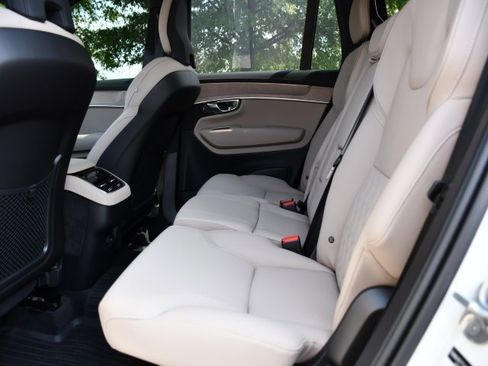 New 2026 Volvo XC90 B6 Plus w/ Protection Package Premier image 15