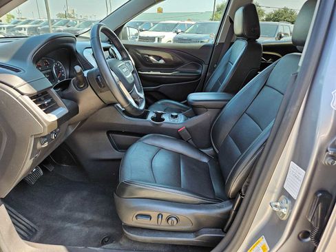 Used 2024 GMC Terrain SLT image 17