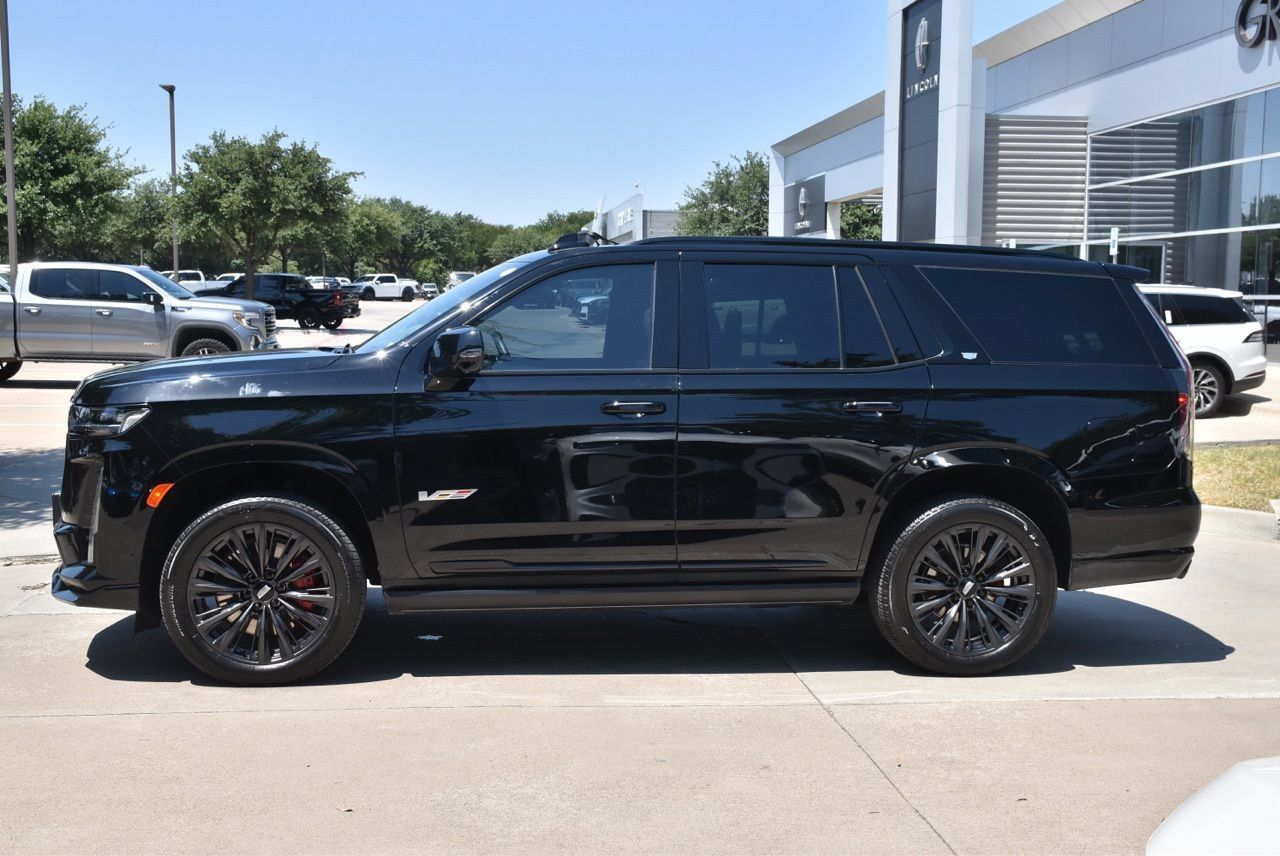Used 2023 Cadillac Escalade V w/ LPO, ONYX Package AWD/4WD image 12