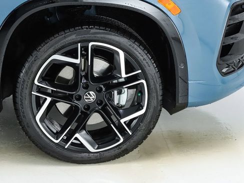 New 2026 Volkswagen Tiguan SEL R-Line AWD/4WD image 14