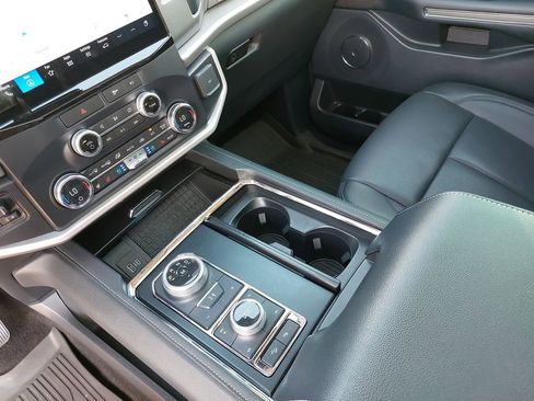 Used 2022 Ford Expedition Max XLT AWD/4WD image 26