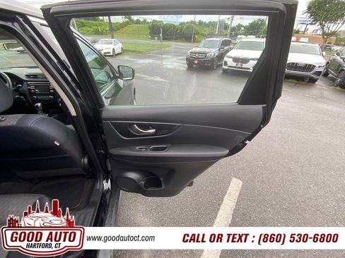 Used 2017 Nissan Rogue S AWD/4WD image 13