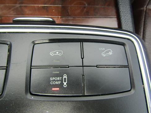 Used 2015 Mercedes-Benz GL 550 4MATIC image 36