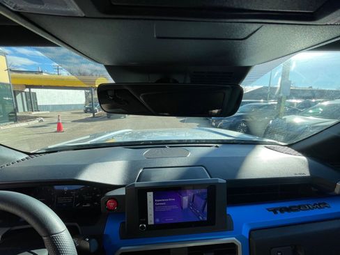 Used 2025 Toyota Tacoma TRD Off-Road image 31