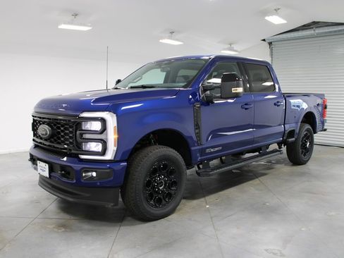 New 2026 Ford F250 Lariat w/ Black Appearance Package image 3