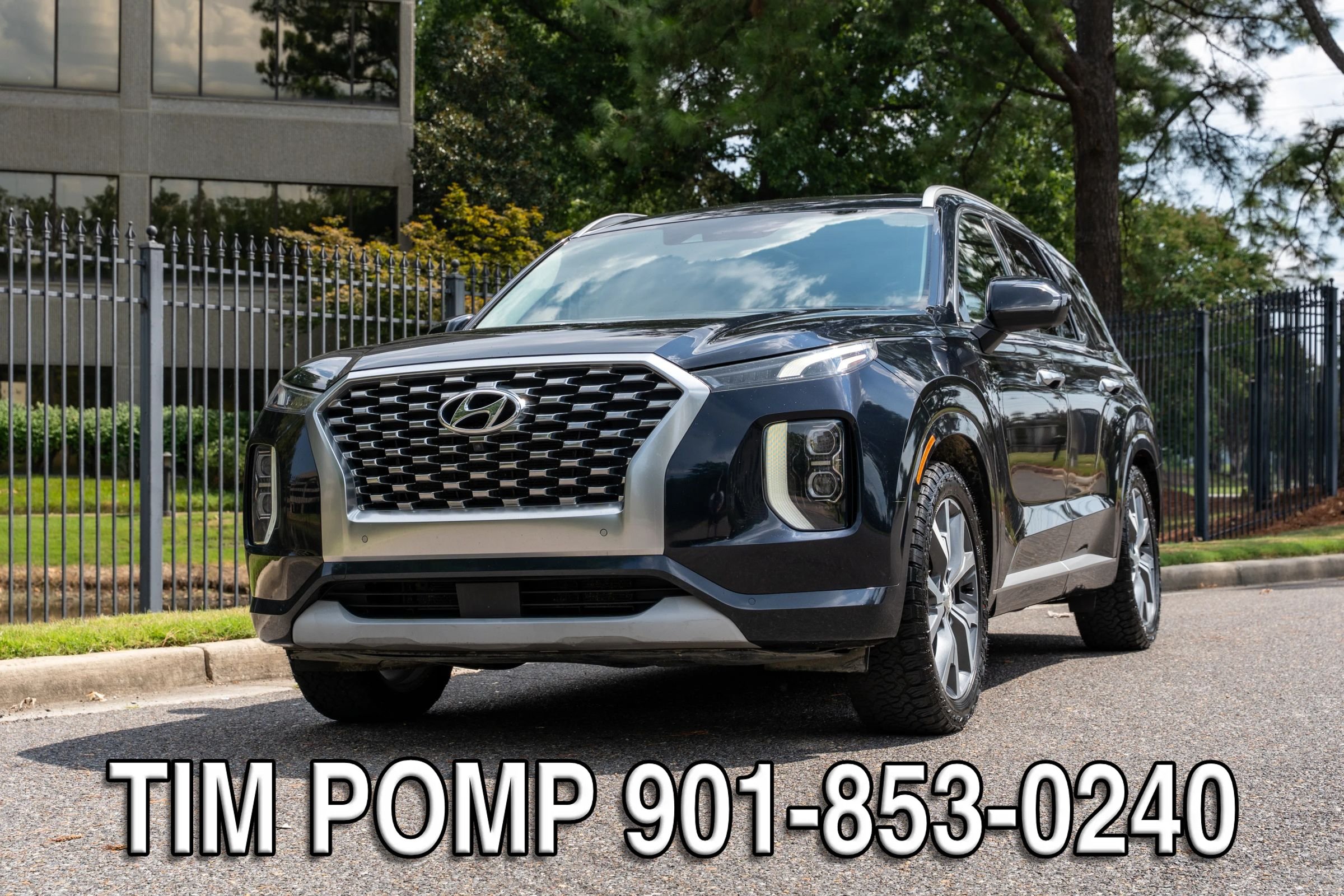 Used 2021 Hyundai Palisade Limited FWD image 2