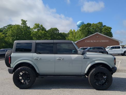 Used 2022 Ford Bronco Outer Banks AWD/4WD image 2