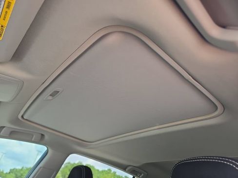 Used 2018 Toyota RAV4 XLE AWD/4WD image 17