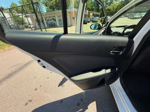 Used 2016 Toyota Prius Three Touring FWD image 20