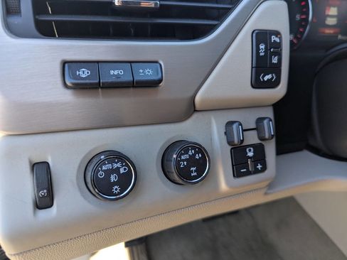 Used 2015 GMC Yukon XL Denali w/ Touring Package image 28