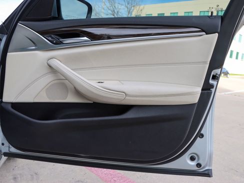 Used 2017 BMW 540i xDrive image 10