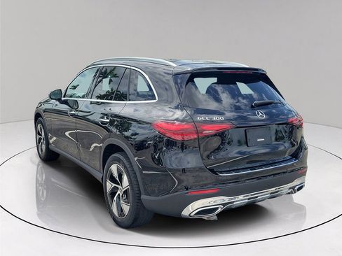 Used 2024 Mercedes-Benz GLC 300 image 4