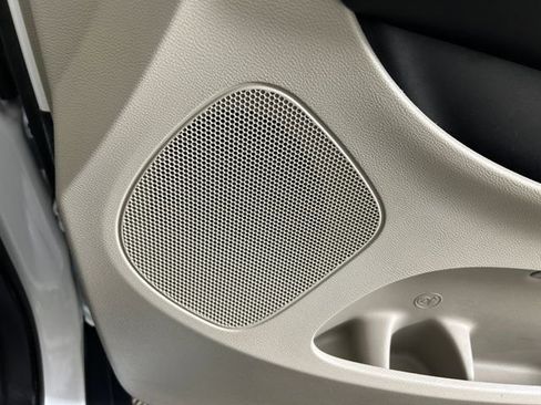 Used 2015 Dodge Grand Caravan American Value Package image 28