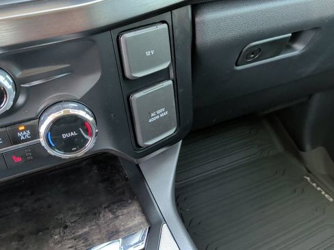Used 2024 Ford F250 Lariat w/ Lariat Ultimate Package AWD/4WD image 32