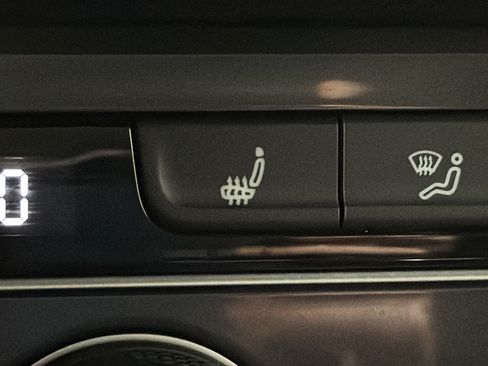 Used 2020 Volkswagen Tiguan SE w/ Panoramic Sunroof Package FWD image 29