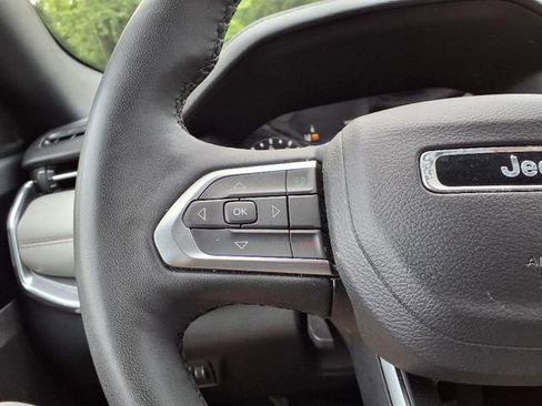 Used 2024 Jeep Compass Limited image 15