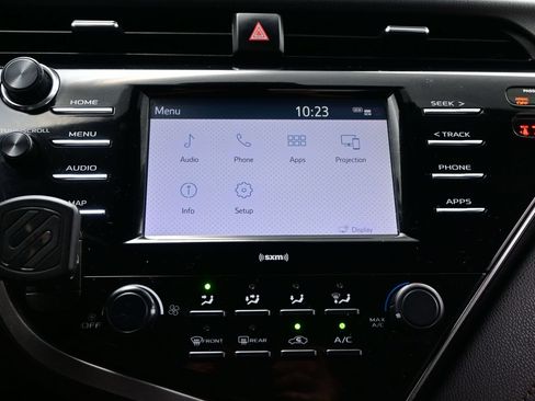 Used 2020 Toyota Camry LE FWD image 19