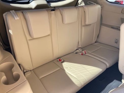 Used 2014 Toyota Highlander XLE FWD image 29