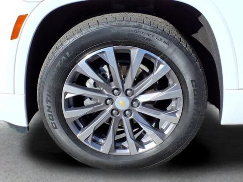 Used 2023 Chevrolet Traverse Premier w/ LPO, Floor Liner Package AWD/4WD image 10