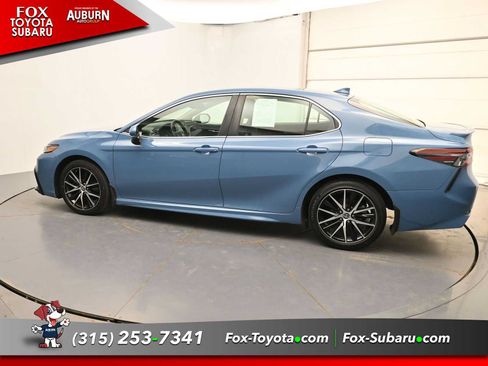 Used 2024 Toyota Camry SE w/ Cold Weather Package FWD image 19