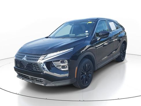Used 2023 Mitsubishi Eclipse Cross LE image 3