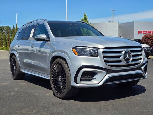 Used 2024 Mercedes-Benz GLS 450 4MATIC image 7